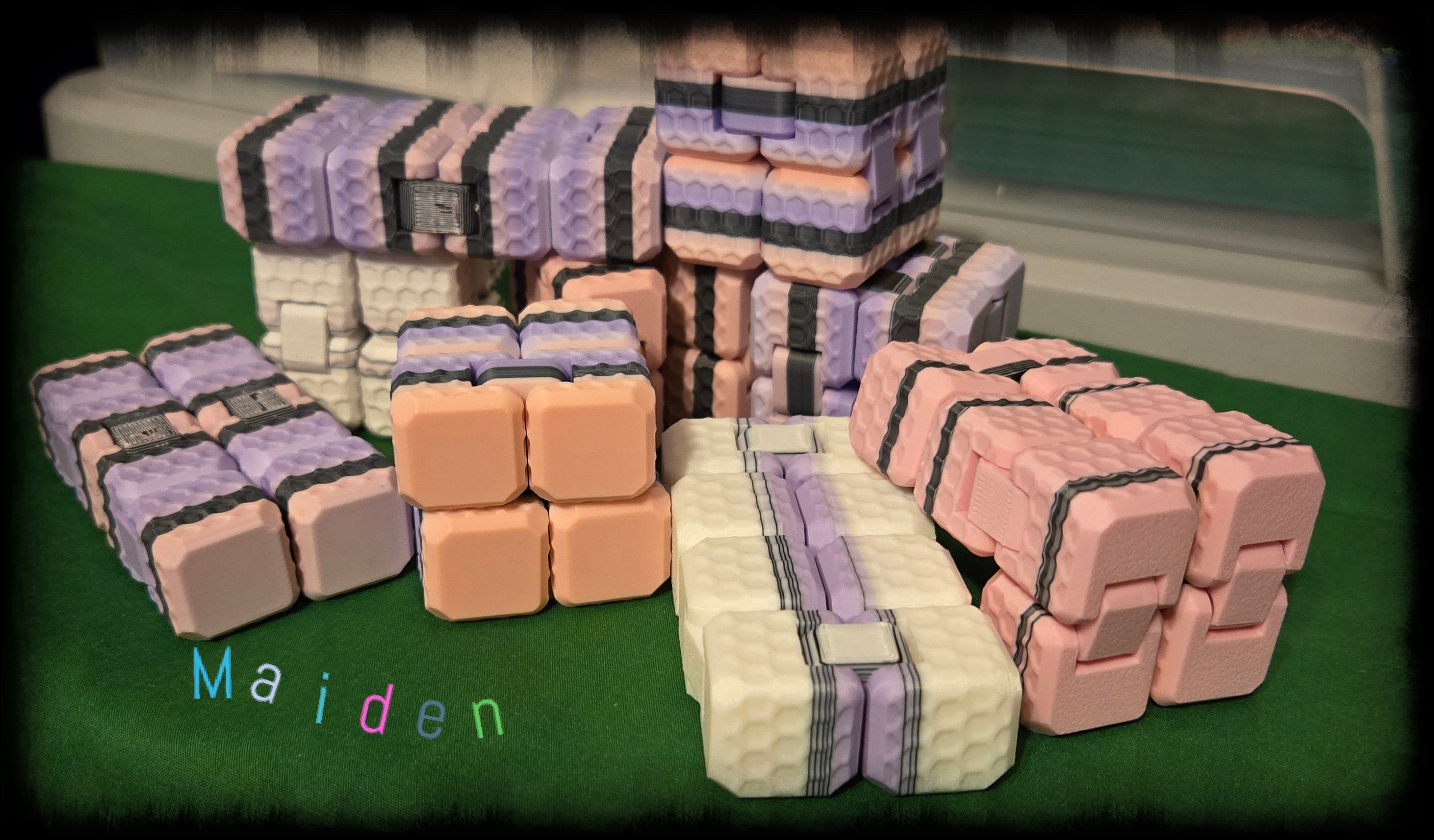 Random Infinity Cube