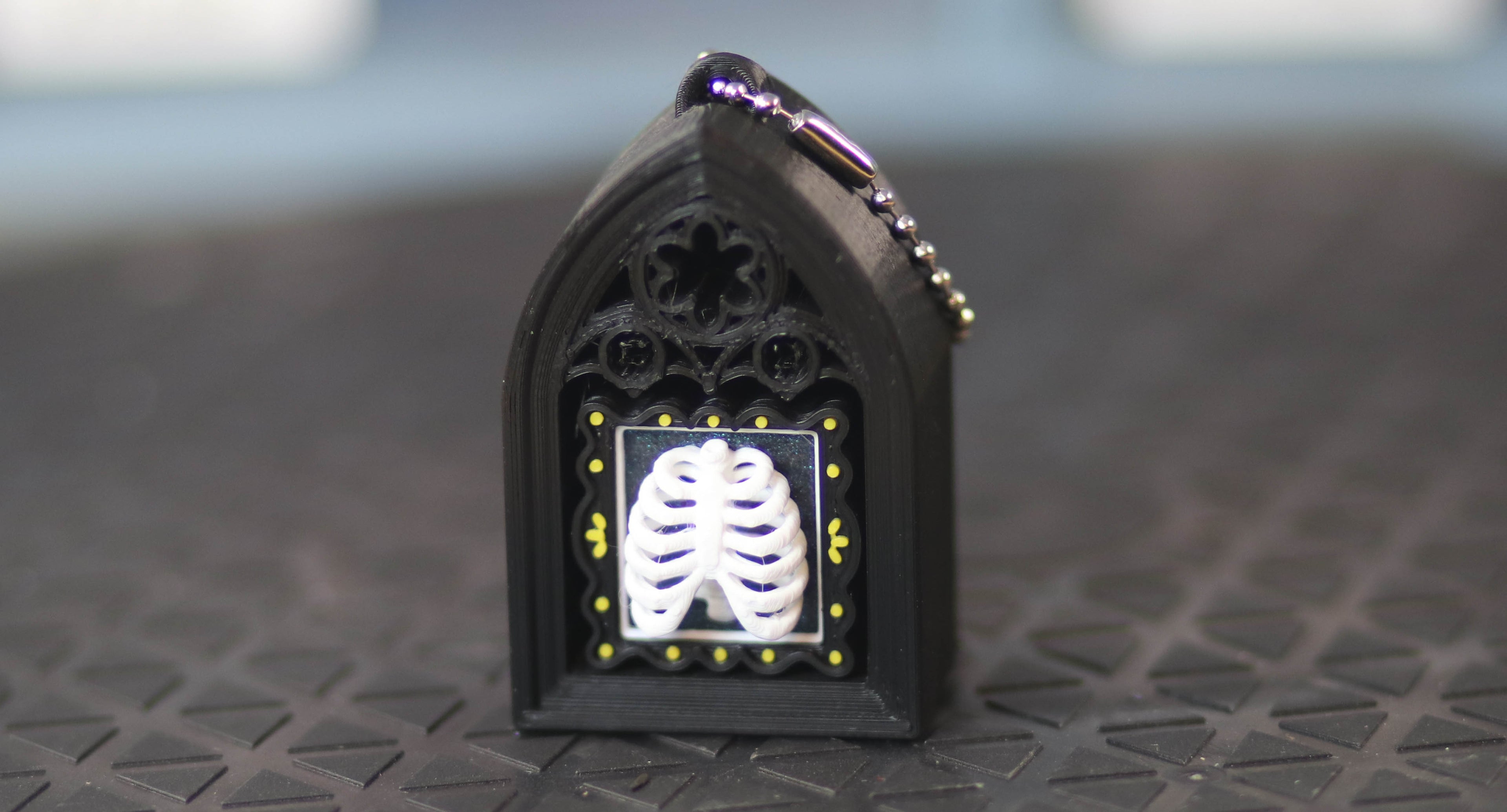 Gothic Ribcage Frame Clicker