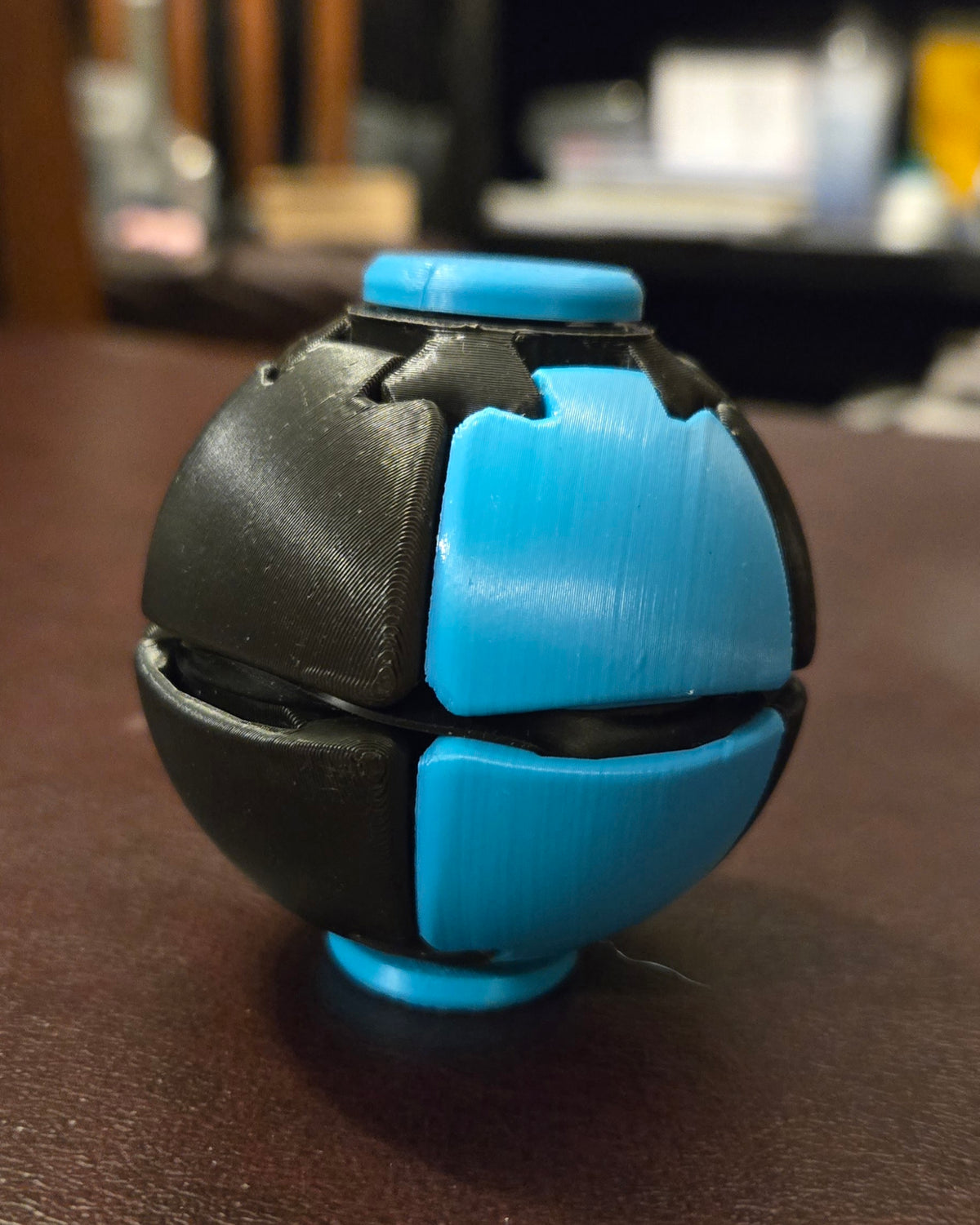 Squishy ball fidget