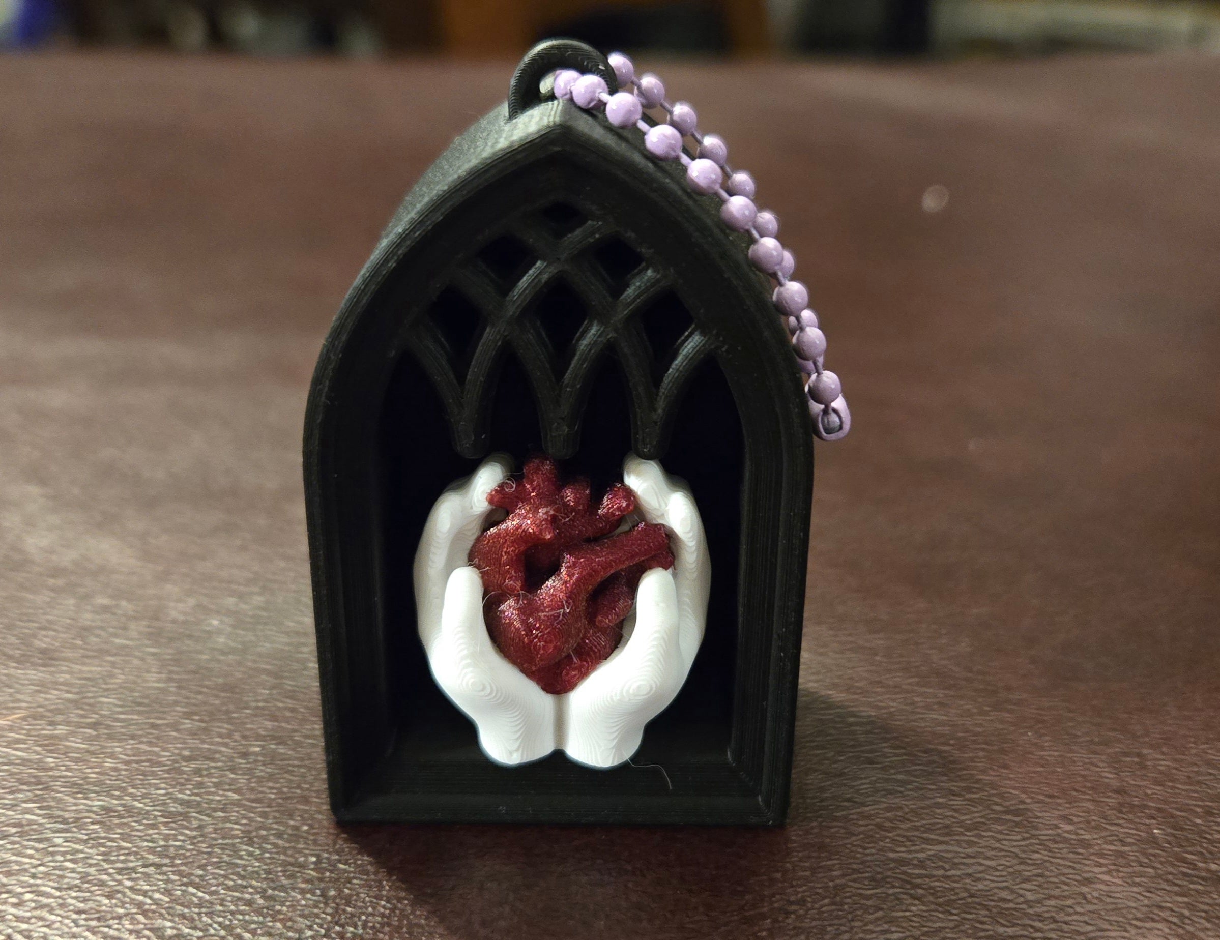 Shelf heart in hands clicker